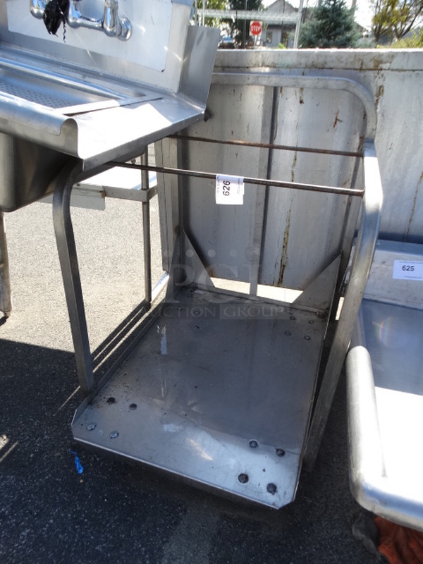 Metal Cart on Commercial Casters. 22x28x32