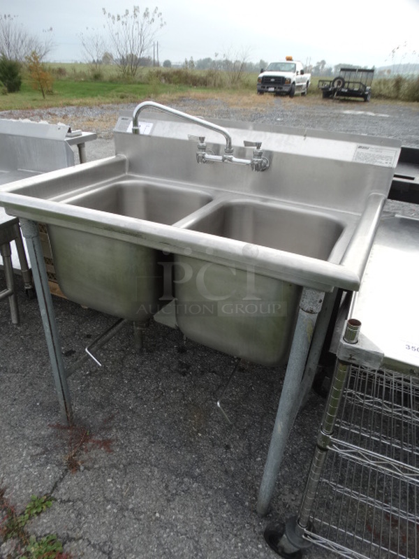 Stainless Steel Commercial 2 Bay Sink w/ Faucet and Handles. 41x27x44. Bays 16x20x12 - Image 2 of 5