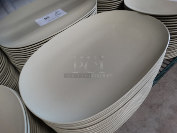 24 Carlisle Green Poly Plates. 13.75x9.5x1. 24 Times Your Bid! - Image 2 of 5