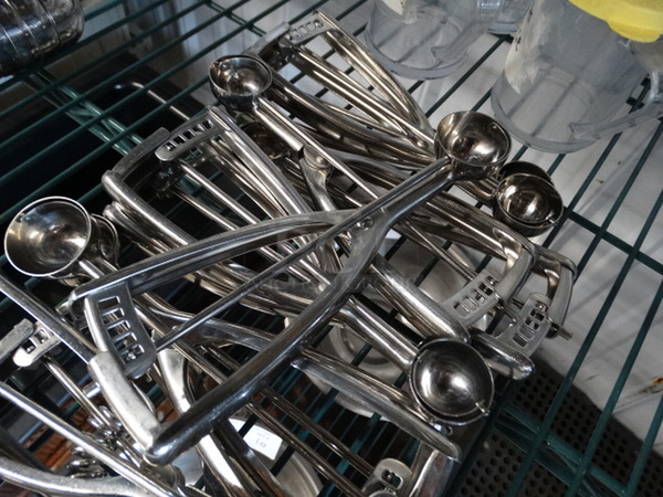 13 Metal Scoops. 7.5". 13 Times Your Bid! - Image 2 of 3