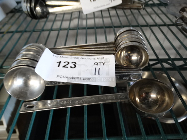 11 Vollrath Stainless Steel 2 Tablespoon Scoops. 6.5". 11 Times Your Bid! - Image 1 of 3