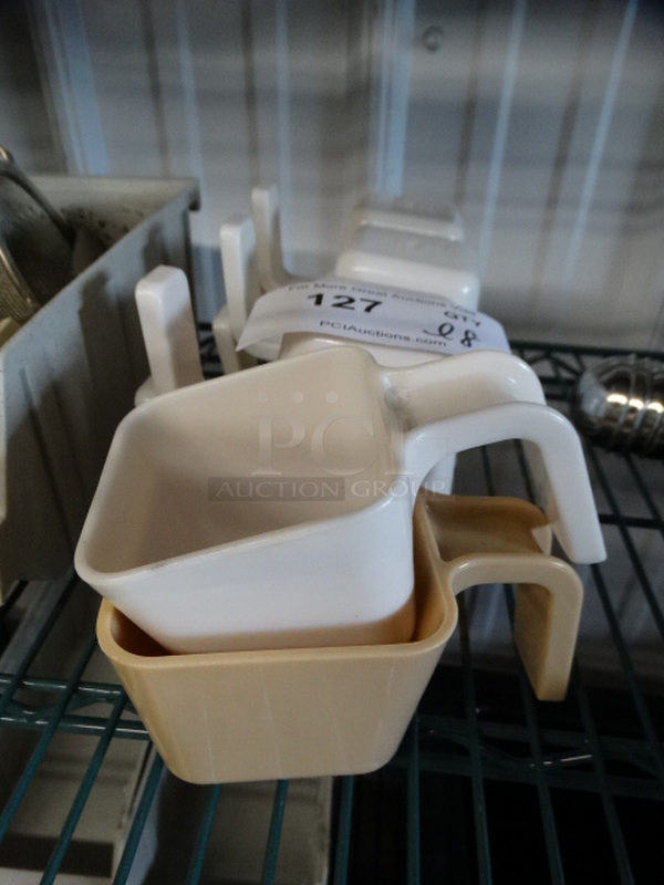 ALL ONE MONEY! Lot of 8 Poly Scoops. Includes 5.5x3x3 - Image 1 of 3