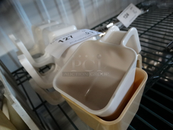 ALL ONE MONEY! Lot of 8 Poly Scoops. Includes 5.5x3x3 - Image 3 of 3