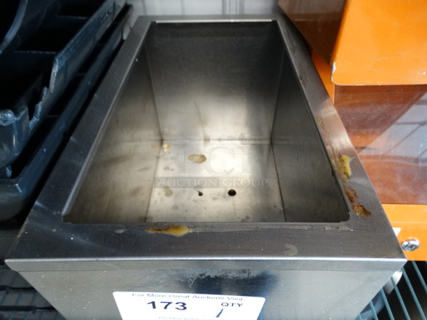Metal Bin. 9x15.5x9 - Image 2 of 3