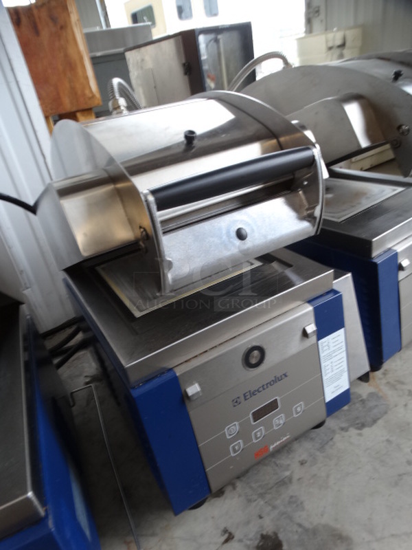 AWESOME! 2012 Electrolux Model HSPPAN HSG Panini Stainless Steel Commercial Countertop Electric Powered Panini Press. 208 Volts, 1 Phase. 14x24x21. Cannot Test Due To Plug Style - Image 3 of 7