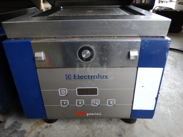 AWESOME! 2012 Electrolux Model HSPPAN HSG Panini Stainless Steel Commercial Countertop Electric Powered Panini Press. 208 Volts, 1 Phase. 14x24x21. Cannot Test Due To Plug Style - Image 5 of 11