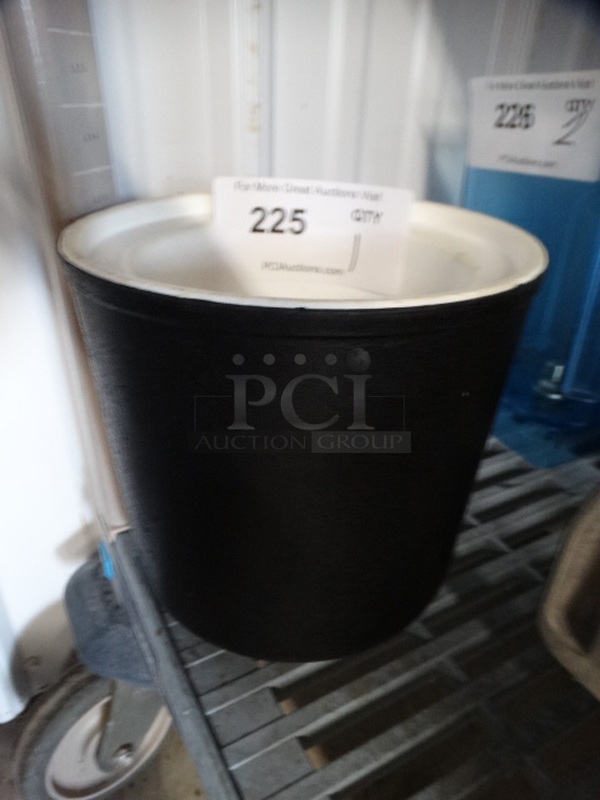 Carlisle Black Poly Insulated Cylindrical Bin. 7x7x7 - Image 4 of 5