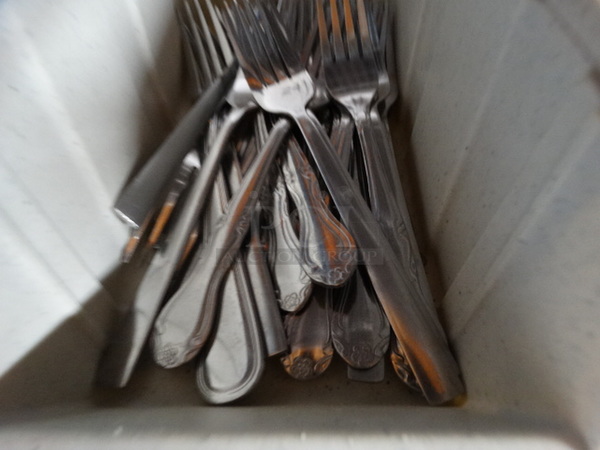 ALL ONE MONEY! Lot of Metal Forks in Poly Bin! 6" - Image 4 of 4