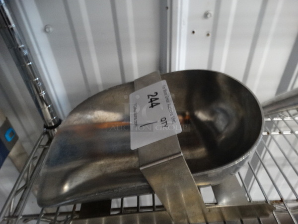 Metal Ice Scoop in Holder. 16x7x4 - Image 4 of 4
