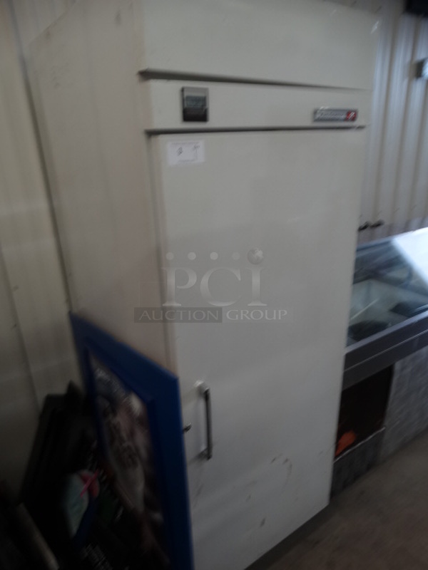 NICE! Kelvinator Model T3CHSP-4 Metal Commercial Single Door Hardening Cabinet w/ Poly Coated Racks. 115 Volts, 1 Phase. 31x35x84. Tested and Working! - Image 3 of 8