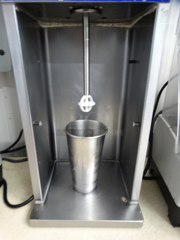 NICE! Vita Mix Model VM0800 Stainless Steel Commercial Countertop Frozen Beverage Milkshake Mixer w/ Stainless Steel Mixing Cup. 120 Volts, 1 Phase. 10x10x24. Tested and Working! - Image 4 of 5