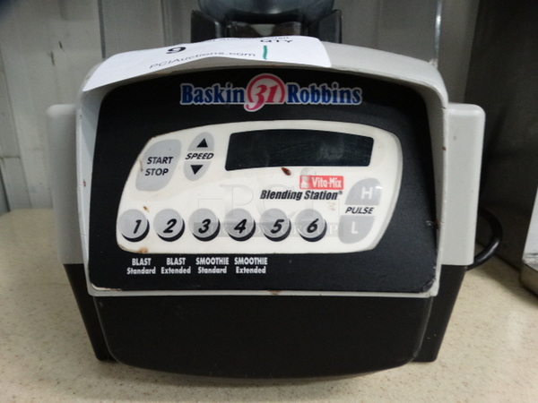 NICE! Vita Mix Model VM0115A Metal Commercial Countertop Blender w/ Pitcher. 120 Volts, 1 Phase. 9x11x22. Tested and Working! - Image 4 of 6