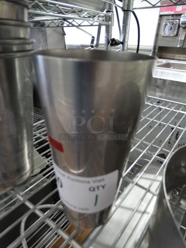 Metal Mixing Cup. 3.5x3.5x7 - Image 2 of 2