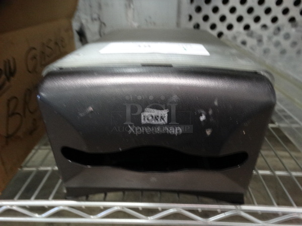 Tork Xpressnap Poly Napkin Dispenser. 7x12z5