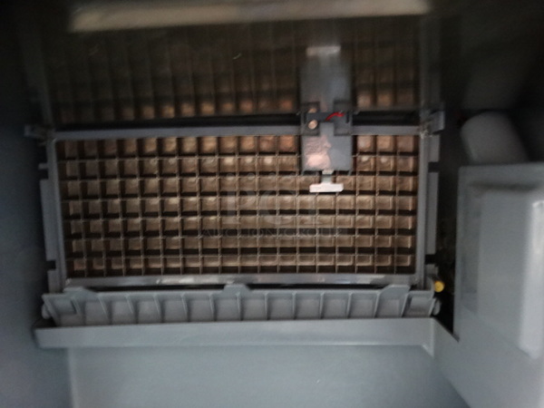 SWEET! Manitowoc Model QD0212A Stainless Steel Commercial Air Cooled Self Contained Ice Machine. 115 Volts, 1 Phase. 26x25x39 - Image 3 of 7