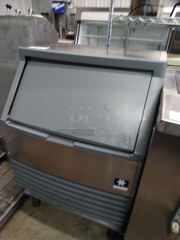 SWEET! Manitowoc Model QD0212A Stainless Steel Commercial Air Cooled Self Contained Ice Machine. 115 Volts, 1 Phase. 26x25x39 - Image 4 of 7