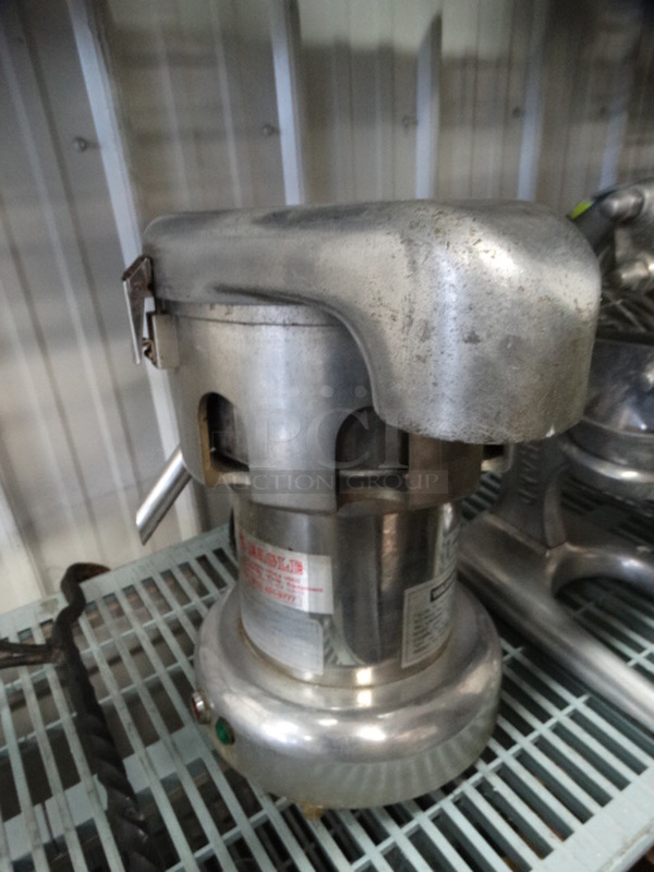 NICE! Stainless Steel Commercial Countertop Juicer. 14x16x19. Tested and Working! - Image 4 of 7