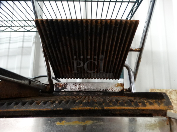 NICE! Avantco Model 177 Stainless Steel Commercial Countertop Double Panini Press. 22x14x9. Tested and Working! - Image 7 of 9