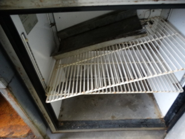 NICE! True Model TSSU-27-8 Stainless Steel Commercial Sandwich Salad Prep Table Bain Marie Mega Top. 115 Volts, 1 Phase. 27.5x30x41.5. Cannot Test Due To Cut Cord - Image 7 of 7
