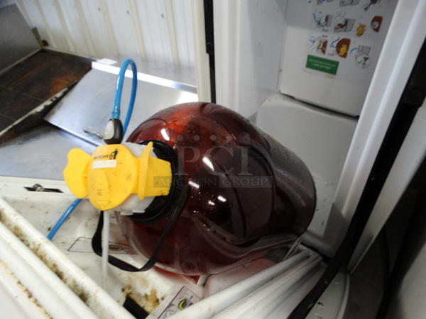NICE! Vinservice Model CTD 4.02 Stella Artois Commercial Countertop Beer Dispenser. Does Not Come w/ Power Cord. 115 Volts, 1 Phase. 16x26x29. Tested and Working! - Image 6 of 9