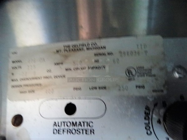 NICE! Delfield Model 406-CA Stainless Steel Commercial Single Door Undercounter Cooler on Commercial Casters. 115 Volts, 1 Phase. 27.5x28x34. Tested and Working! - Image 5 of 5