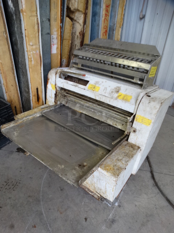 Metal Commercial Countertop Dough Sheeter. 30x28x23. Tested and Working! - Image 2 of 7