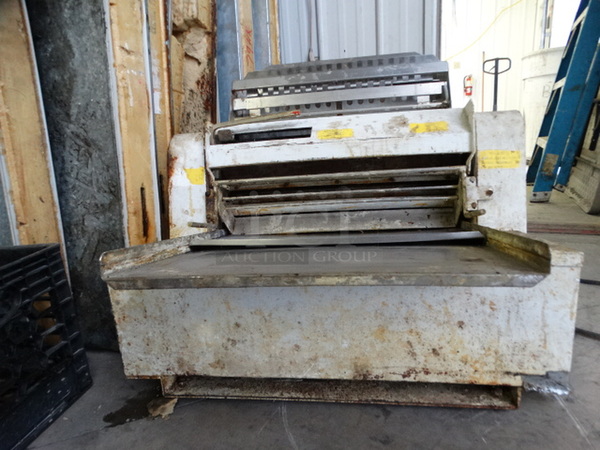 Metal Commercial Countertop Dough Sheeter. 30x28x23. Tested and Working! - Image 7 of 7