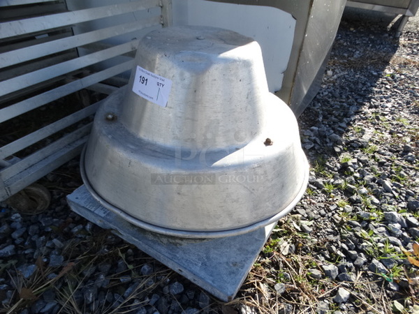 Fantech Model 5DDD10AA Metal Commercial Rooftop Mushroom Exhaust Fan. 115 Volts, 1 Phase. 20x20x18 - Image 2 of 5
