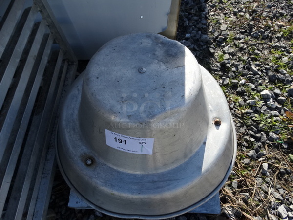 Fantech Model 5DDD10AA Metal Commercial Rooftop Mushroom Exhaust Fan. 115 Volts, 1 Phase. 20x20x18 - Image 4 of 5