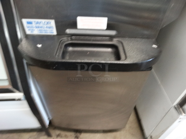 BEAUTIFUL! 2008 Taylor Model C709-33 Stainless Steel Commercial Floor Style Air Cooled Single Flavor Soft Serve Ice Cream Machine on Commercial Casters. 208-230 Volts, 3 Phase. 21x33x61.5 - Image 7 of 9