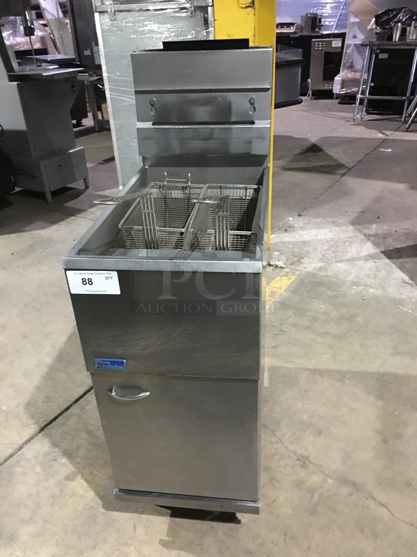 NICE! Pitco Frialator Commercial Natural Gas Powered Deep Fat Fryer! With Backsplash! With 2 Metal Frying Baskets! All Stainless Steel! Model 40C+SS Serial G021D042081! On Legs!