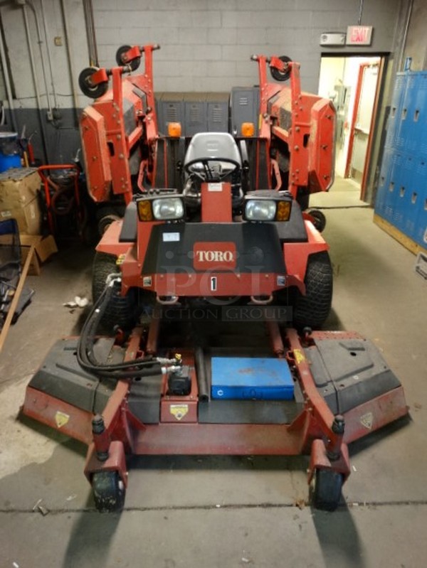 FANTASTIC! Toro Model 30581 580-D Groundsmaster Metal Commercial Rotary Riding Lawn Mower. Unit Was Working When Parked. 92x168x82