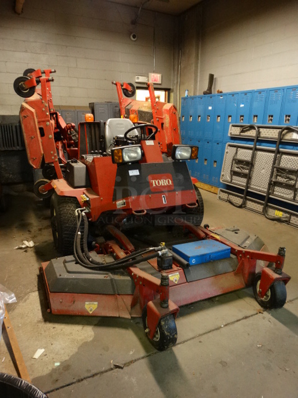 FANTASTIC! Toro Model 30581 580-D Groundsmaster Metal Commercial Rotary Riding Lawn Mower. Unit Was Working When Parked. 92x168x82 - Image 3 of 12