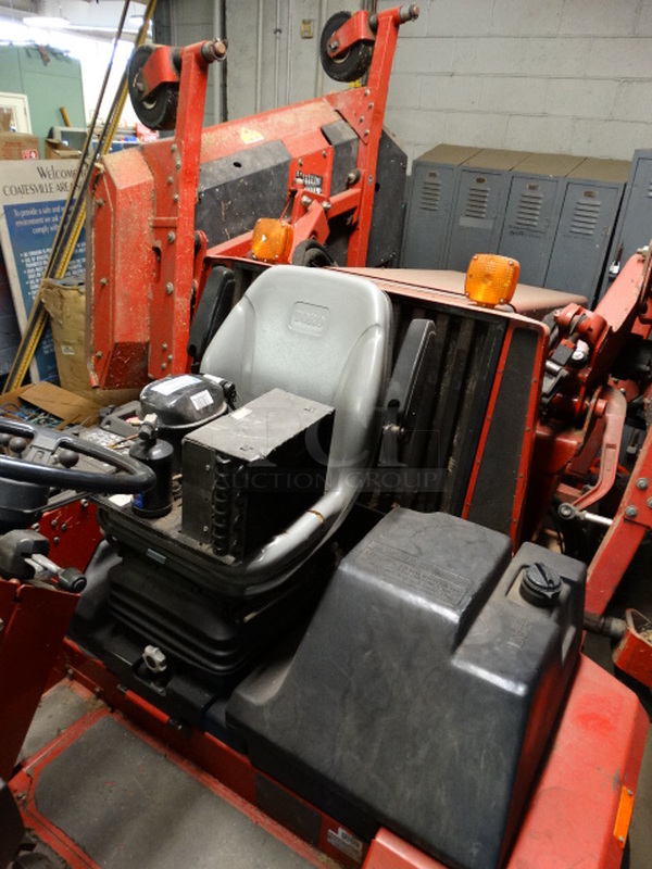 FANTASTIC! Toro Model 30581 580-D Groundsmaster Metal Commercial Rotary Riding Lawn Mower. Unit Was Working When Parked. 92x168x82 - Image 7 of 12