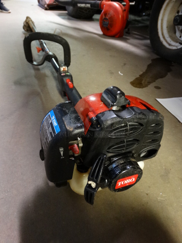 Toro Model 51975 Gas Powered Metal String Trimmer Weed Whacker. 9x9x70 - Image 8 of 12