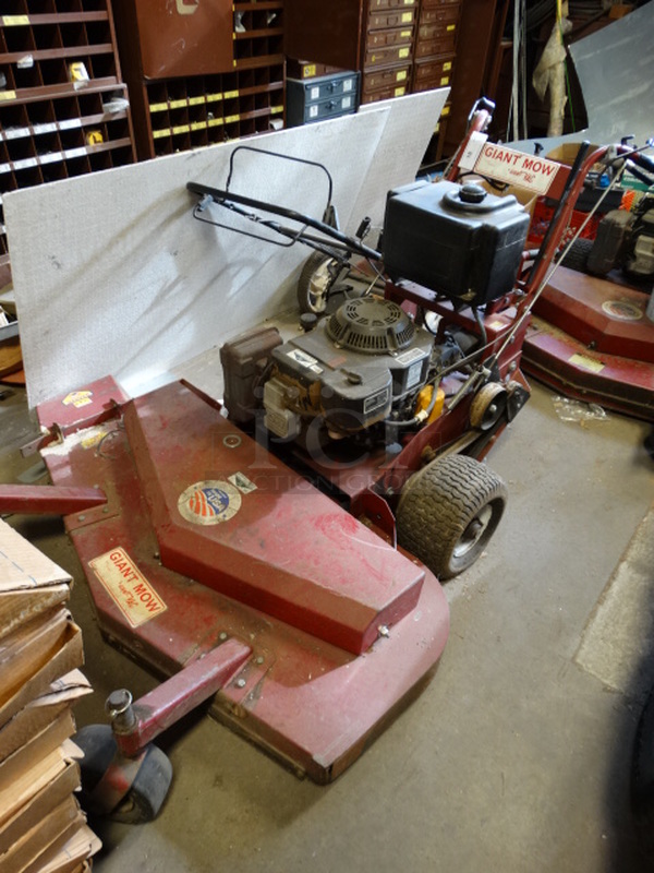 WOW! Giant-Vac Model 114815-KOH Giant Mow Metal Commercial Zero Turn Riding Lawnmower. Unit Was Working When Parked. 57x79x40