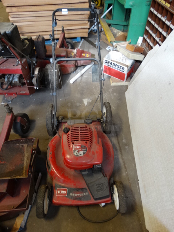 Toro Model 20916 Metal Push Mower. Unit Was Working When Parked. 25x68x36