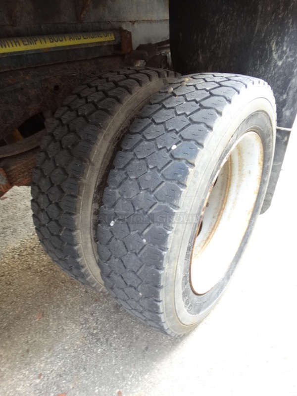 2001 Ford F550 XL Super Duty Truck w/ Galion Model 100USD-9 Dump Body. VIN 1FDAF57F01EC91450. Comes w/ Clean Title. See Lots 25-26 For Additional Pictures. - Image 7 of 12