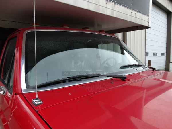 1996 Ford F Super Duty Power Stroke Diesel Truck w/ Morgan Dry Van Box Truck Attachment, Foldaway Steel Liftgate and Etrack Frame In Box. VIN 1FDLF47F1TEA68033. Comes w/ Clean Title. See Lots 28-29 For Additional Pictures! - Image 11 of 12