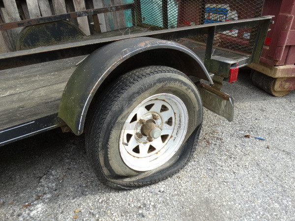 1998 PA International Trailer Model 5X8-2 GATE Metal Commercial Flat Bed Trailer. Comes w/ Clean Title. 76x132x75. Bed: 61x96 - Image 2 of 12