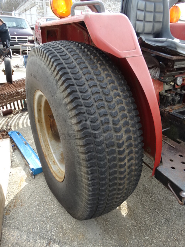 Case IH Model 255 Metal Commercial International Harvester Tractor. 72x160x80 - Image 6 of 12