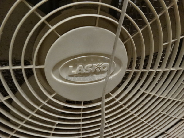 4 White Poly Box Fans. 21.5x4x22. 4 Times Your Bid! - Image 3 of 9