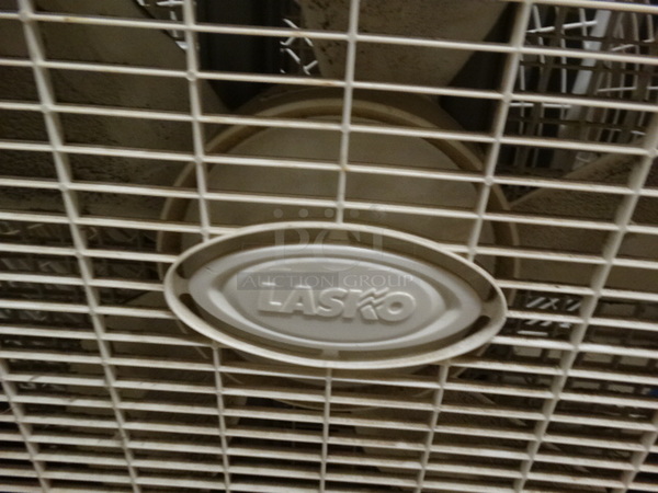 4 White Poly Box Fans. 21.5x4x22. 4 Times Your Bid! - Image 4 of 9