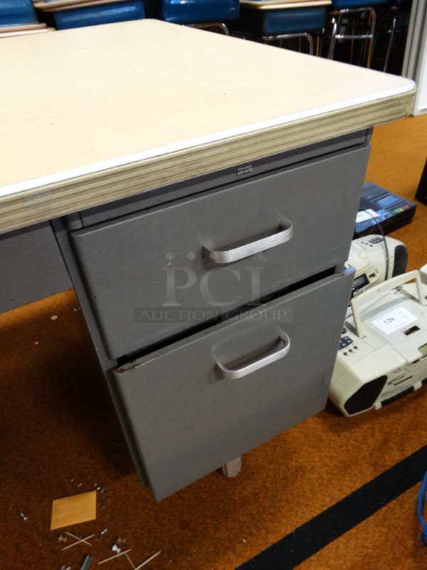 Metal Gray Desk w/ Wood Pattern Tabletop. 60x30x30 - Image 5 of 6
