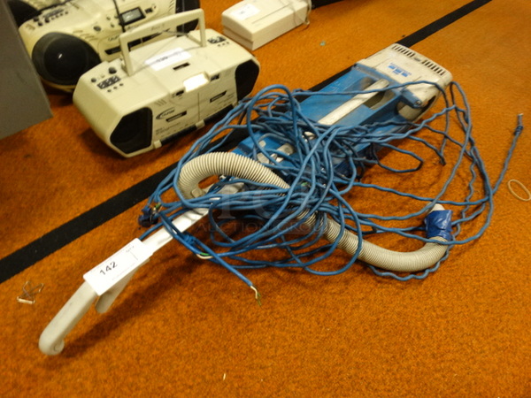 Windsor Vacuum Cleaner. Missing Bottom Part. 9x6x45 - Image 1 of 5