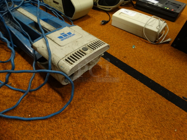 Windsor Vacuum Cleaner. Missing Bottom Part. 9x6x45 - Image 5 of 5