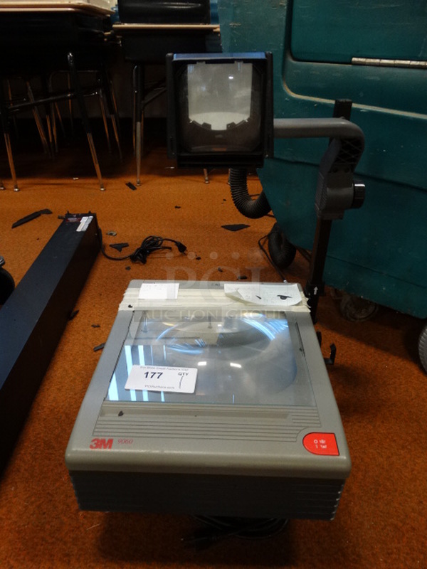 3M Projector. 17x17x26 - Image 1 of 4