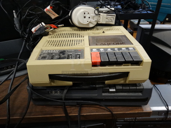 ALL ONE MONEY! Lot of Panasonic Television, Tape Player and Cart on Casters! Cart: 40x26x27 - Image 4 of 5