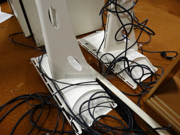 2 White Metal Lights? 26x11x72. 2 Times Your Bid! - Image 2 of 6