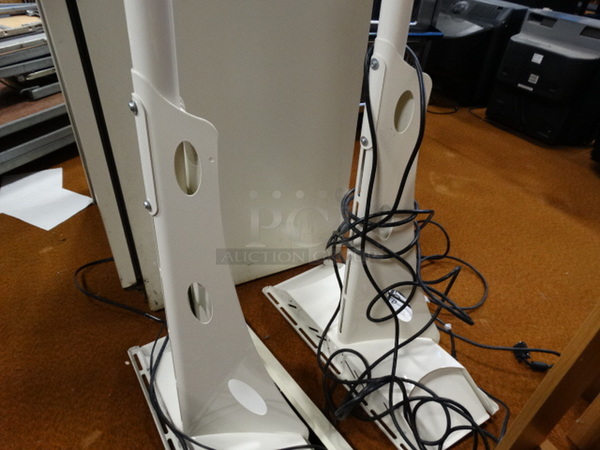 2 White Metal Lights? 26x11x72. 2 Times Your Bid! - Image 4 of 6